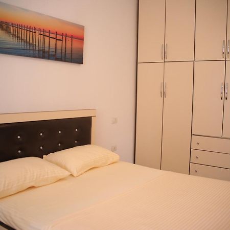 Pleasant Apartment With Free Dedicated Parking In Komuna E Parisit Tiran Dış mekan fotoğraf