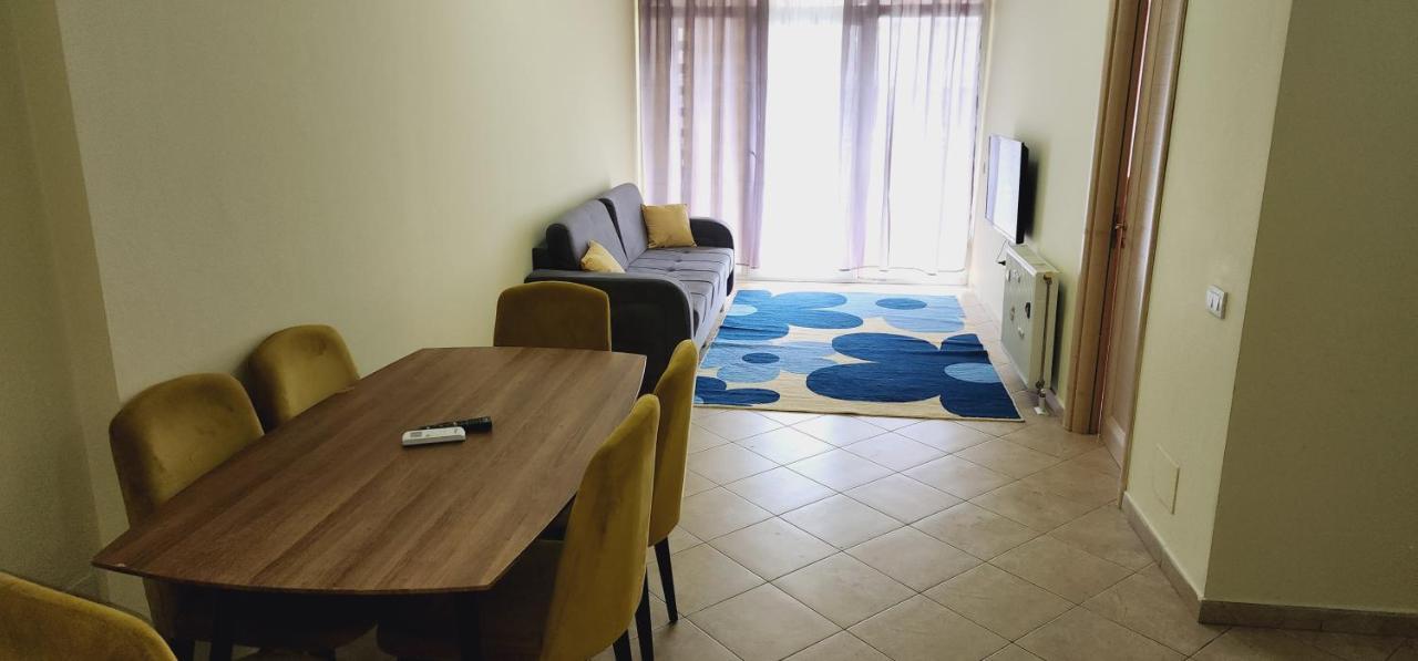 Pleasant Apartment With Free Dedicated Parking In Komuna E Parisit Tiran Dış mekan fotoğraf