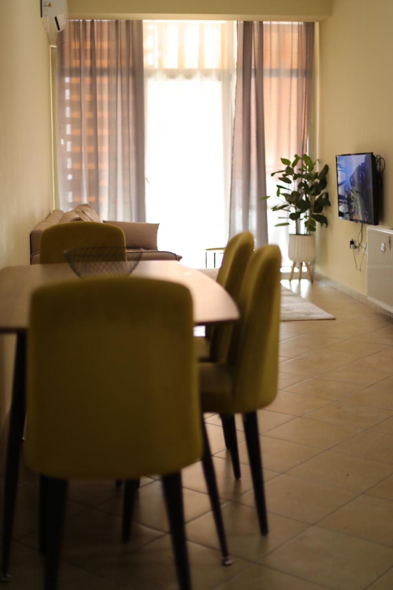 Pleasant Apartment With Free Dedicated Parking In Komuna E Parisit Tiran Dış mekan fotoğraf