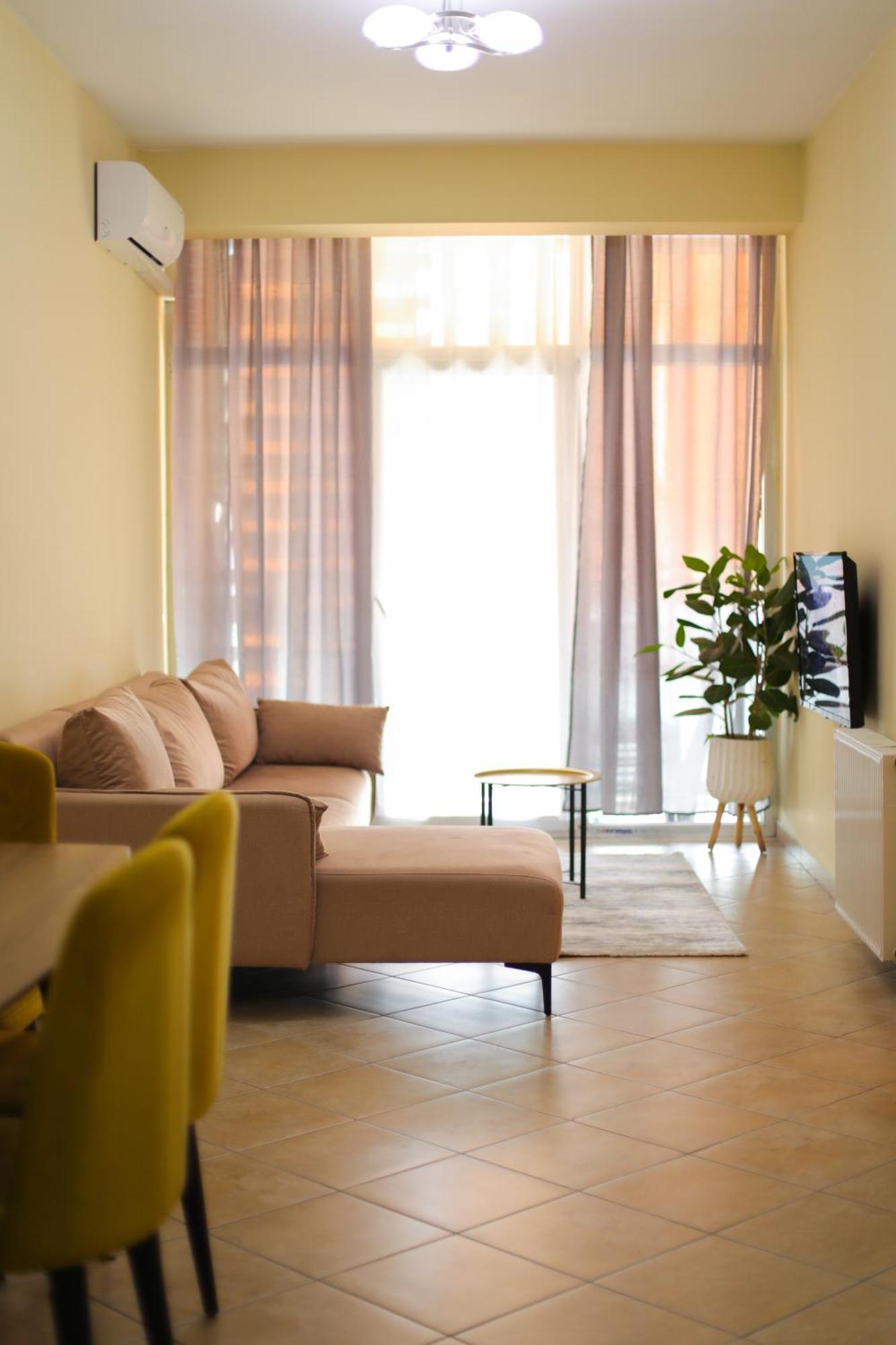 Pleasant Apartment With Free Dedicated Parking In Komuna E Parisit Tiran Dış mekan fotoğraf