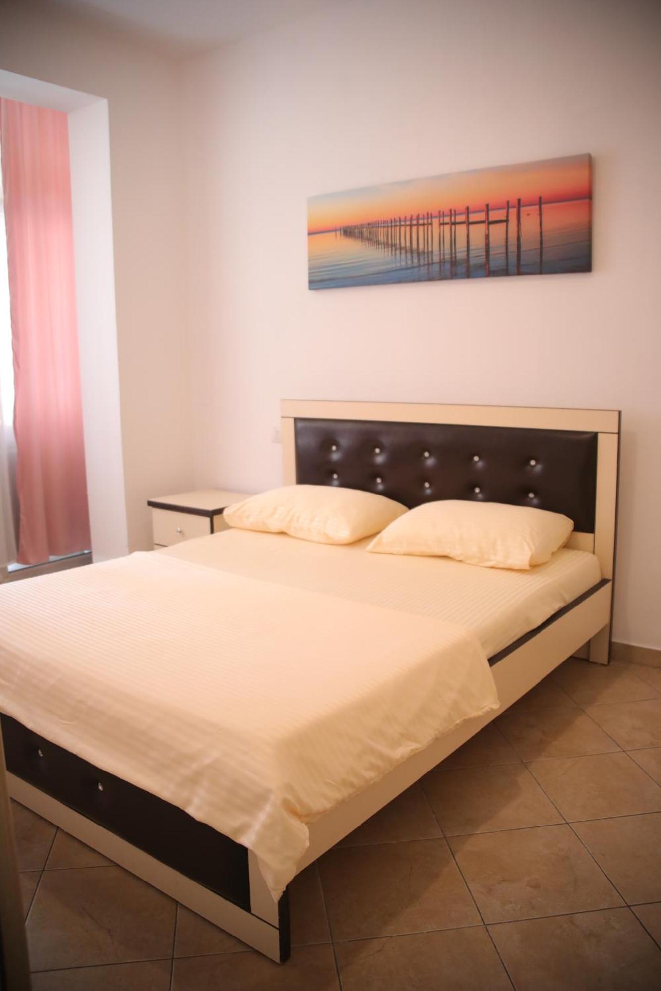 Pleasant Apartment With Free Dedicated Parking In Komuna E Parisit Tiran Dış mekan fotoğraf