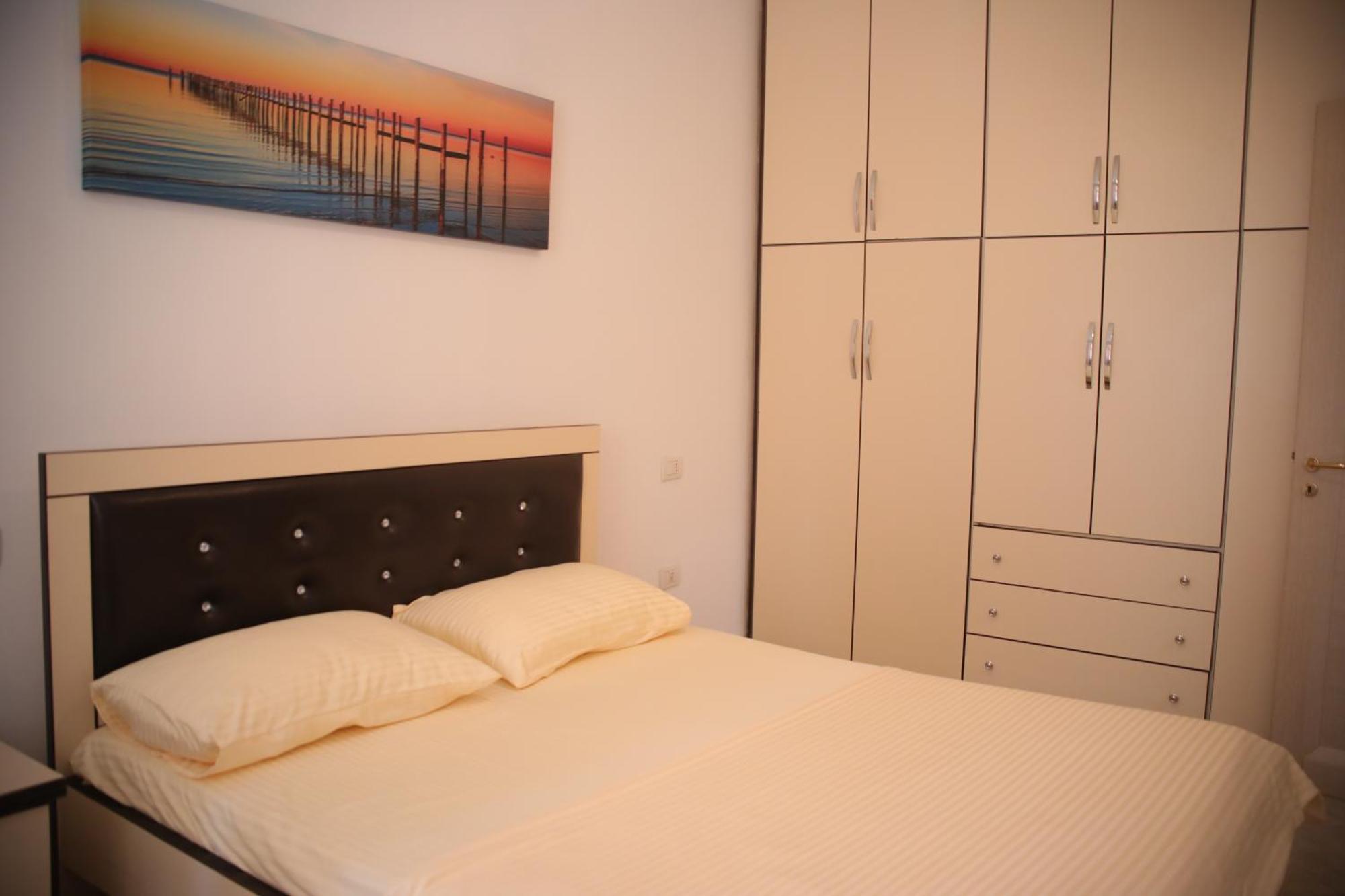 Pleasant Apartment With Free Dedicated Parking In Komuna E Parisit Tiran Dış mekan fotoğraf